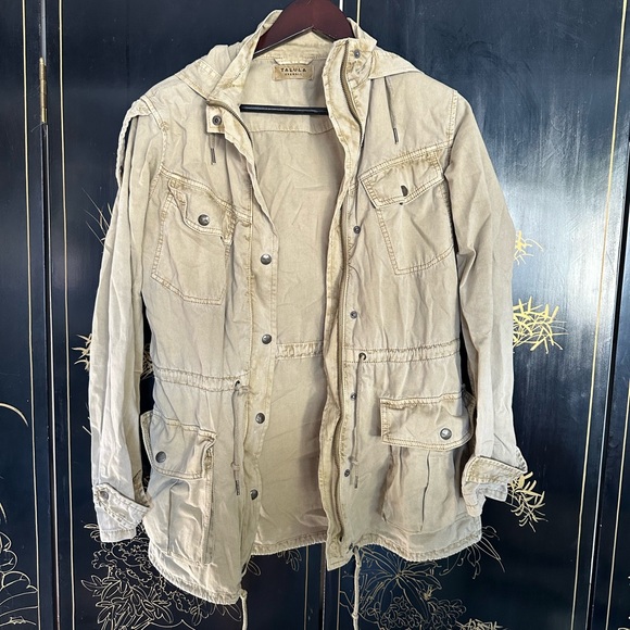Green coat - Picture 1 of 2